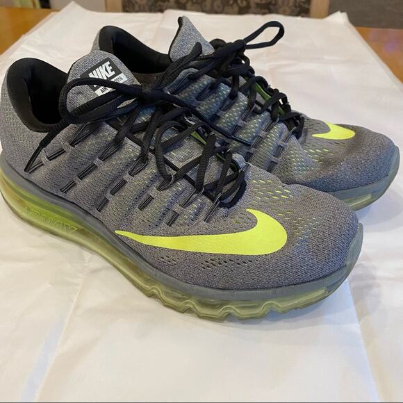 Nike Air Max Sneakers Mens Size 9.5 Running Shoes 2016 low top 806771 017 Volt - Picture 9 of 9